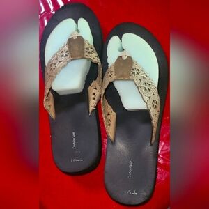 Calvin Klein Women's Black and Tan Sandals